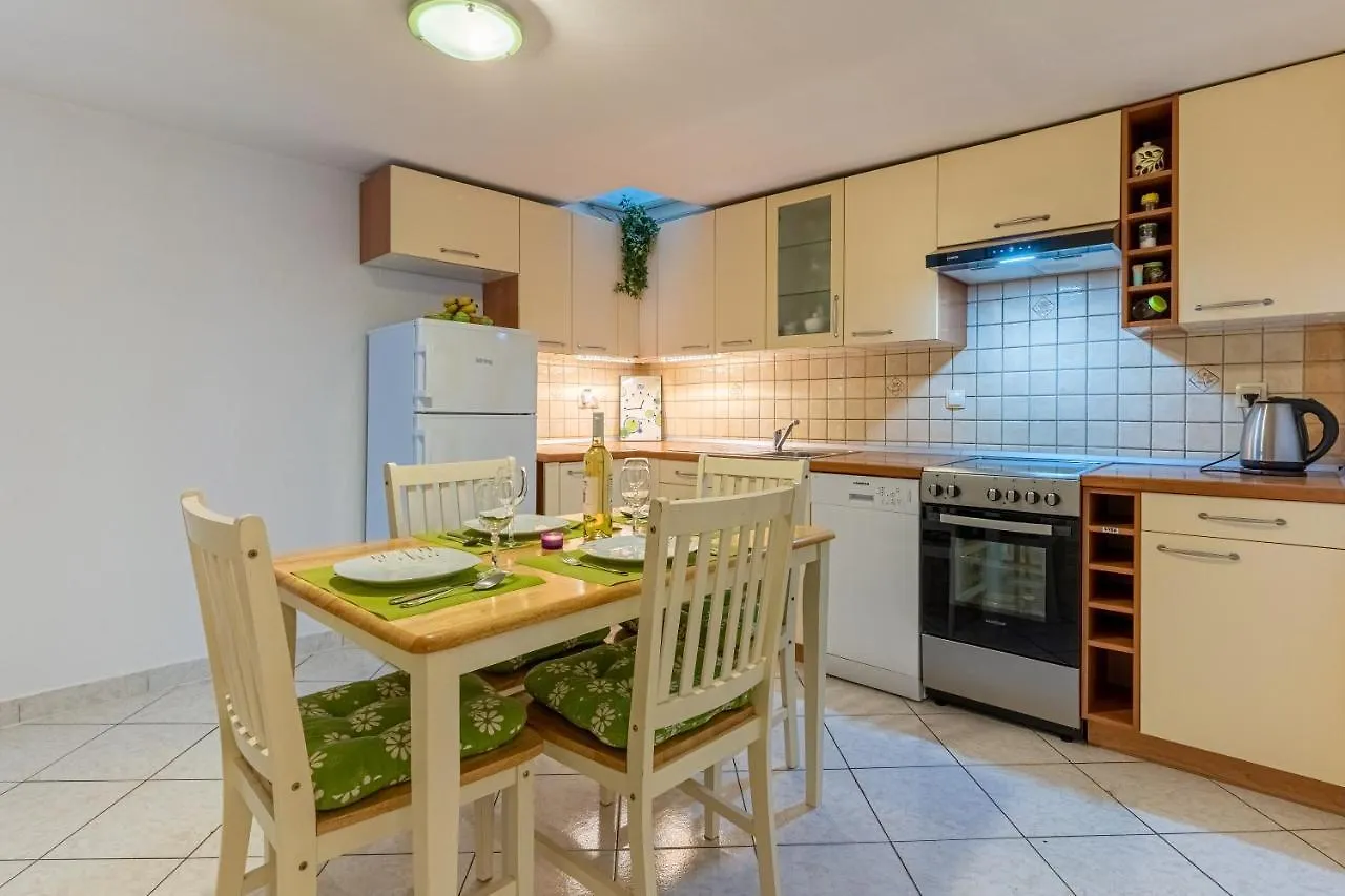 Magdalena Apartment Cres