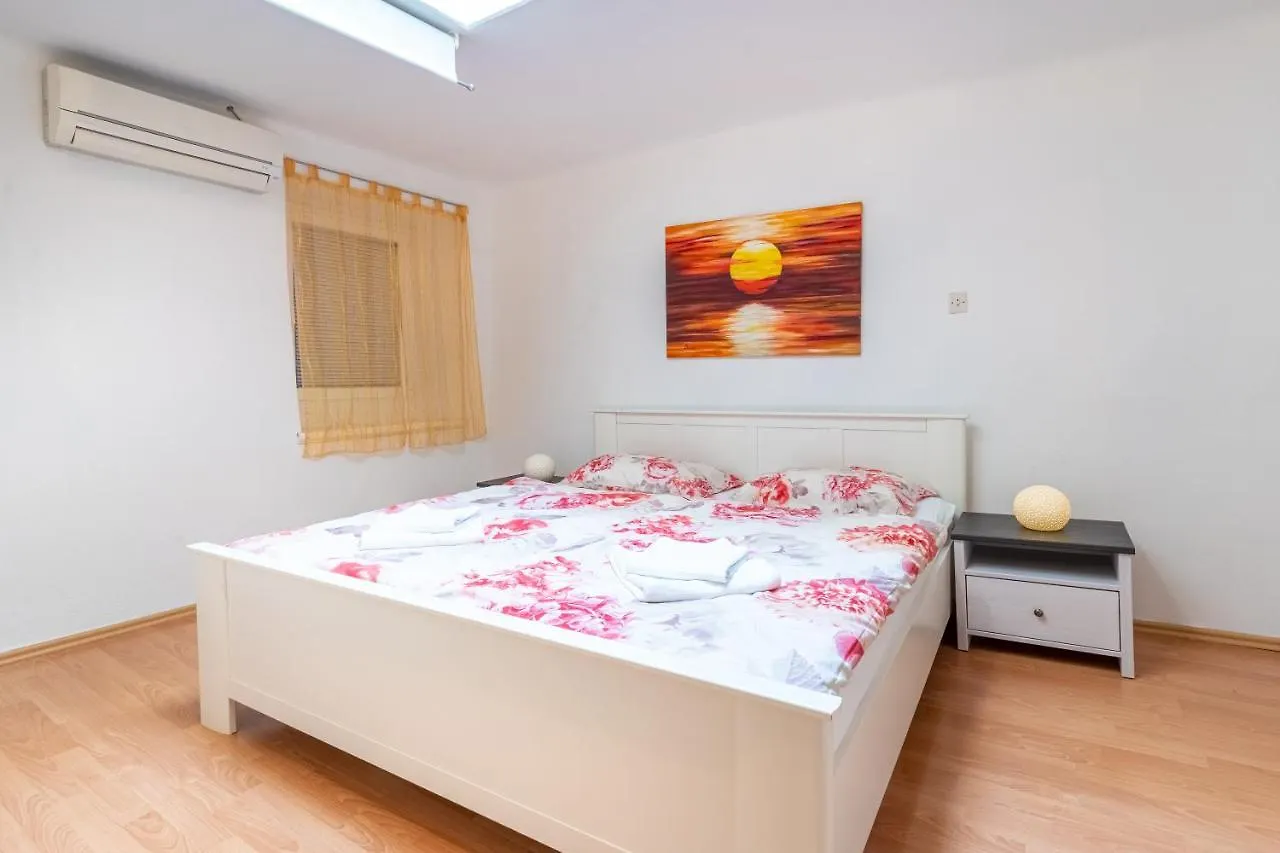 Magdalena Apartment Cres Croatia