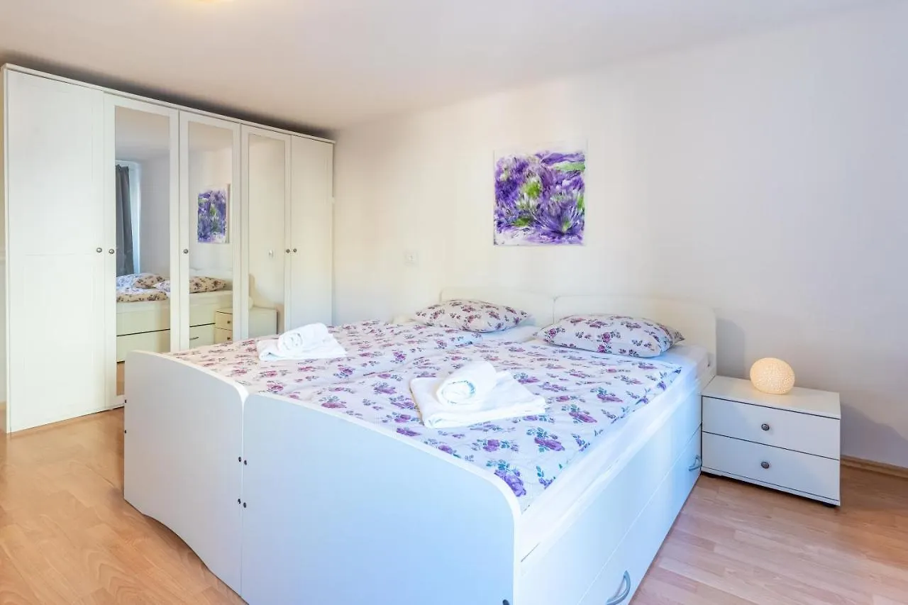 Magdalena Apartment Cres