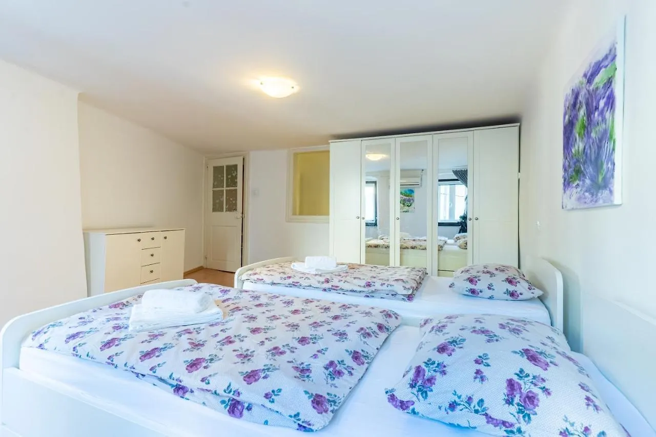 Magdalena Apartment Cres