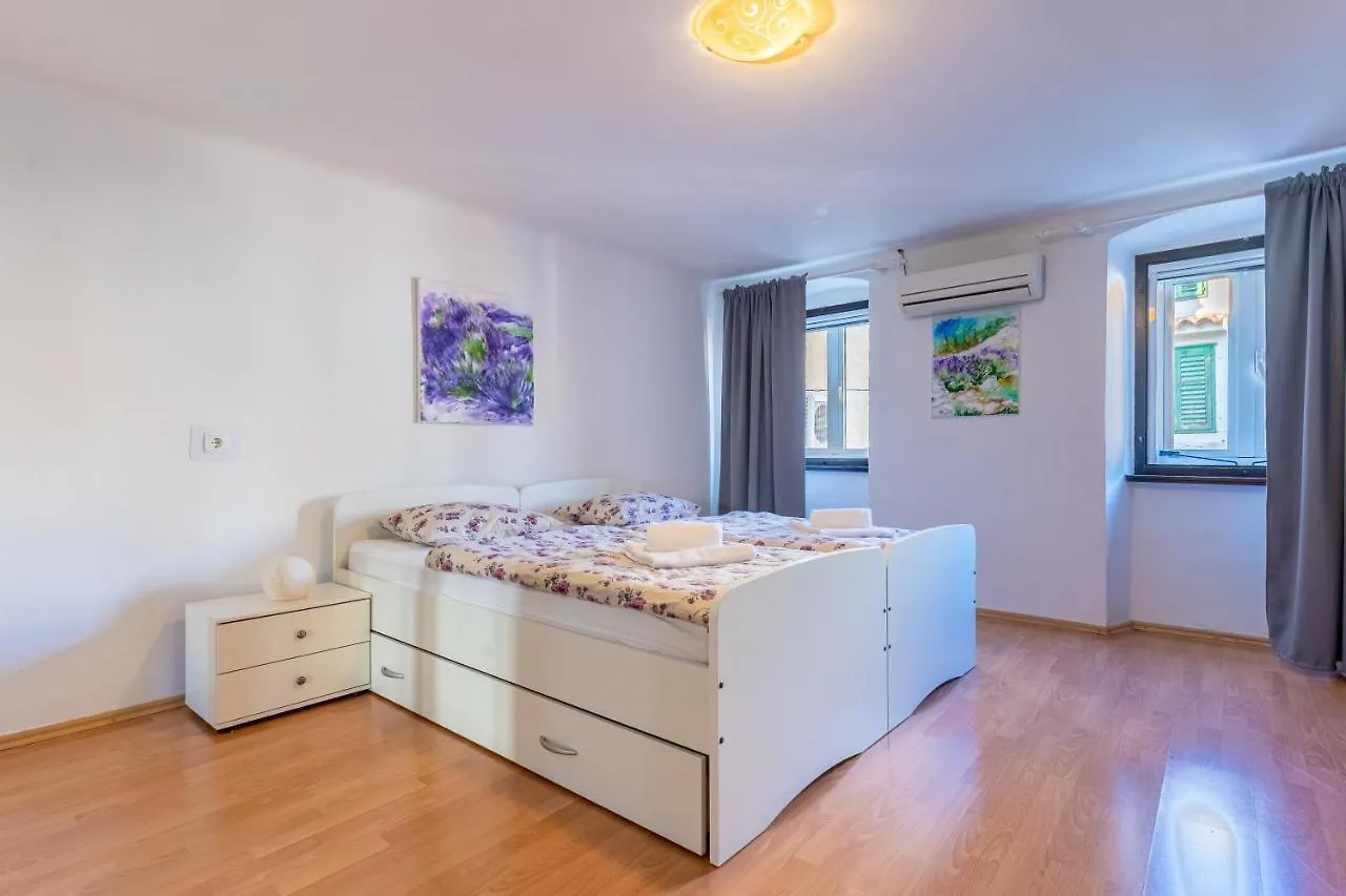 Magdalena Apartment Cres